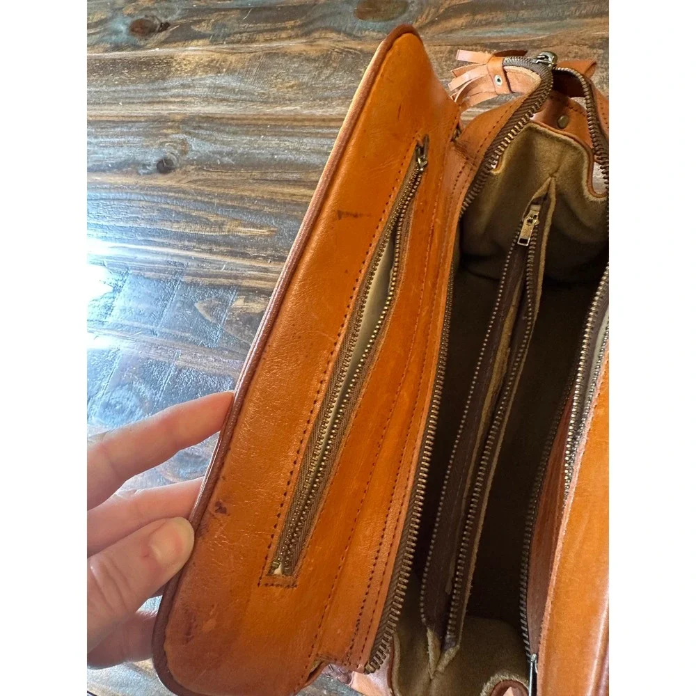 Vintage Hand Tooled Mexican Leather Crossbody Bag Aztec Calendar Mayan Pyramid - Picture 17 of 17